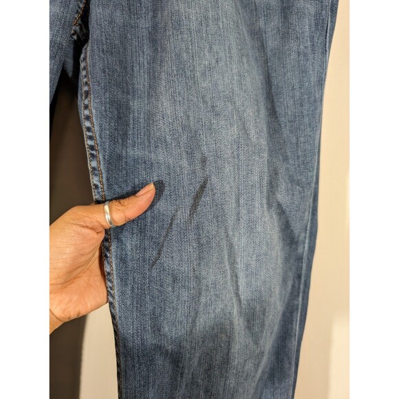 Tommy Bahama Jeans Men Size 38 Blue Medium Wash Straight Leg Denim - Picture 2 of 7